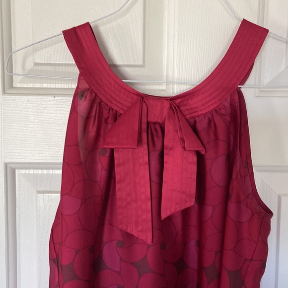 Banana Republic sleeveless Blouse - Picture 2 of 3